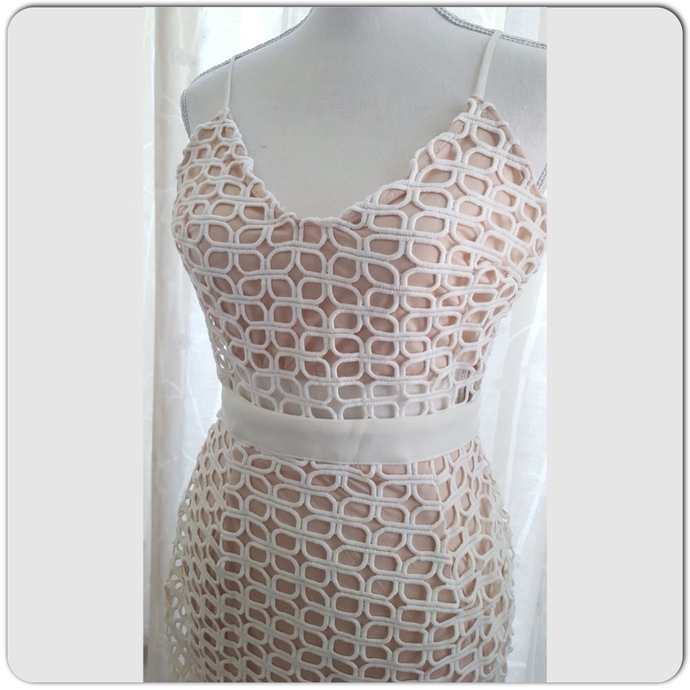 Dress - Picture 3 of 4